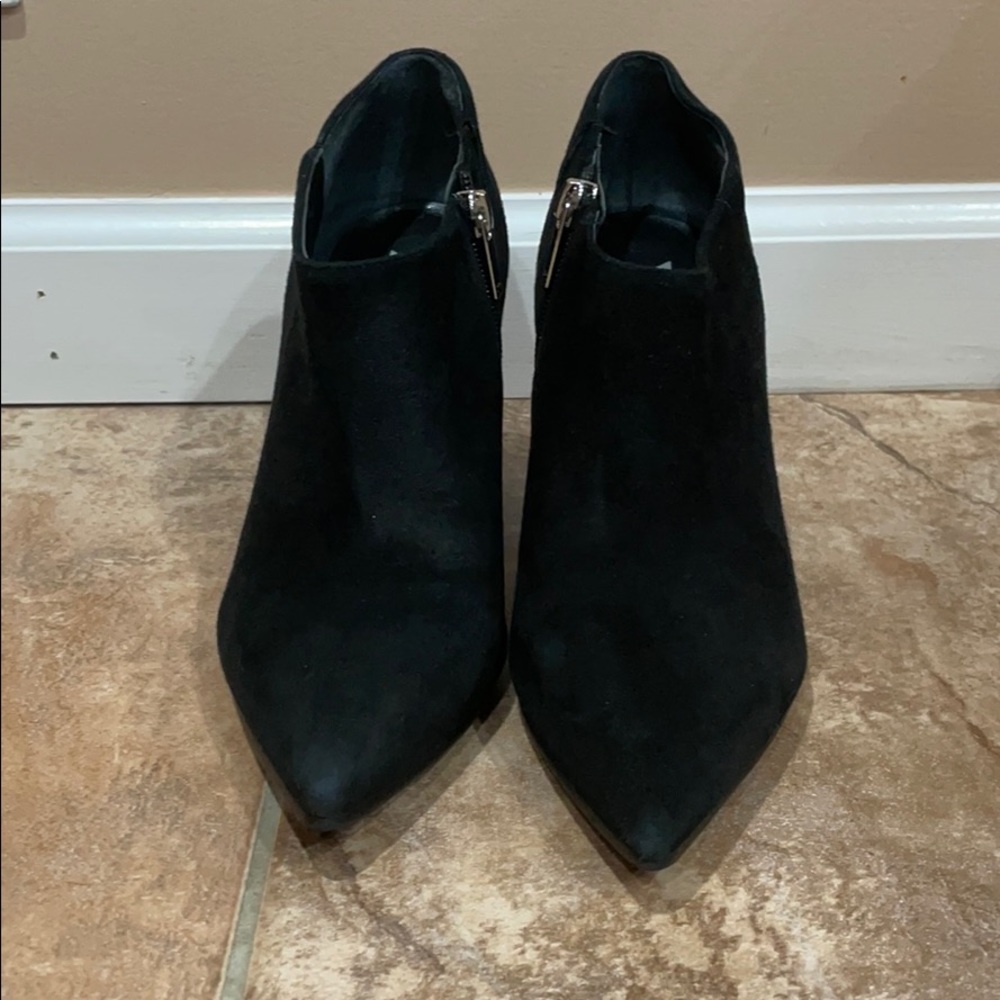 Suede pointed booties